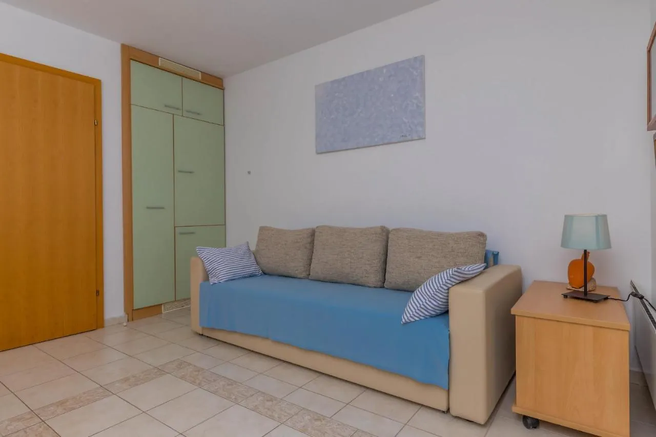 Apartments In Dramalj 41520
