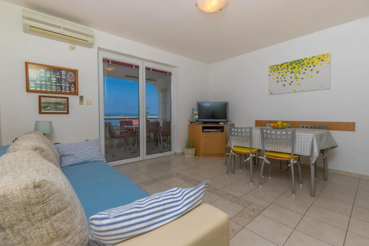 Apartments In Dramalj 41520