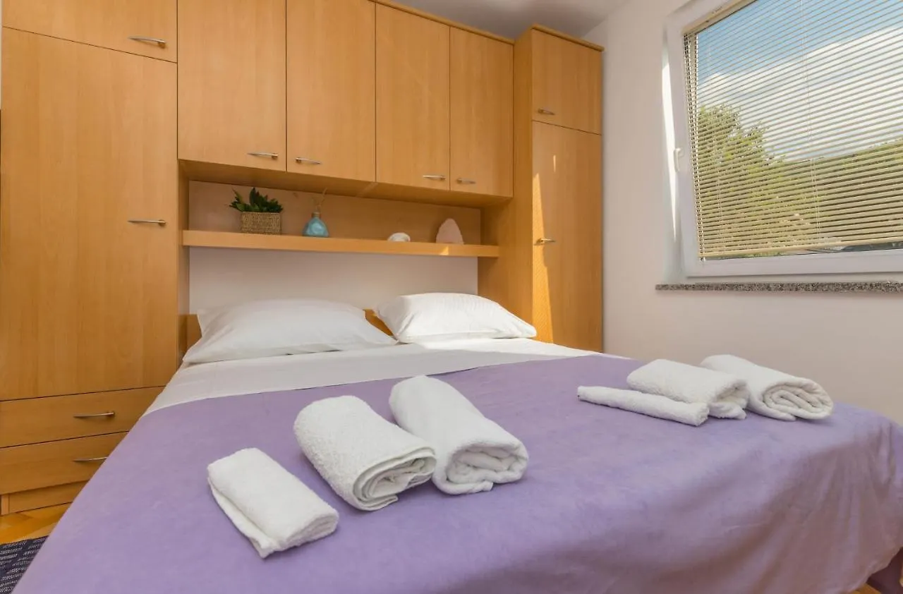 Apartments In Dramalj 41520
