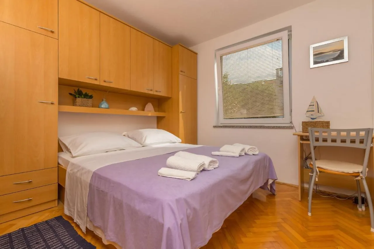 Apartments In Dramalj 41520